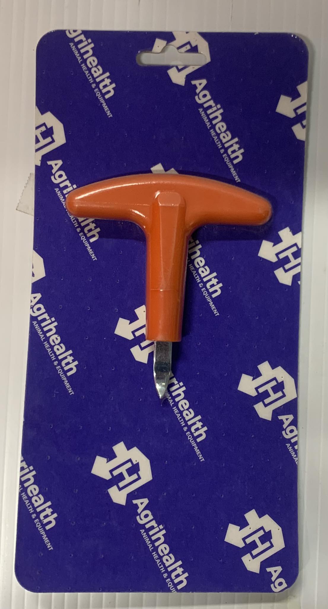 Liveryman stud hole cleaner