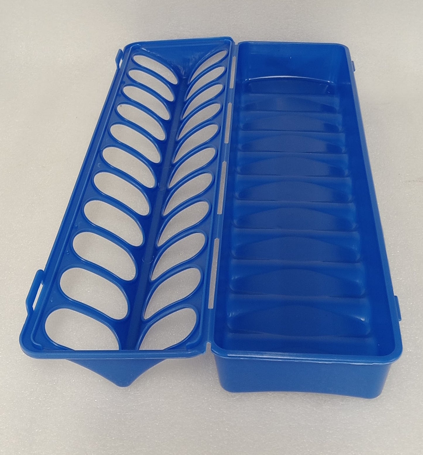 LONG BLUE CHIC FEEDER 40CM